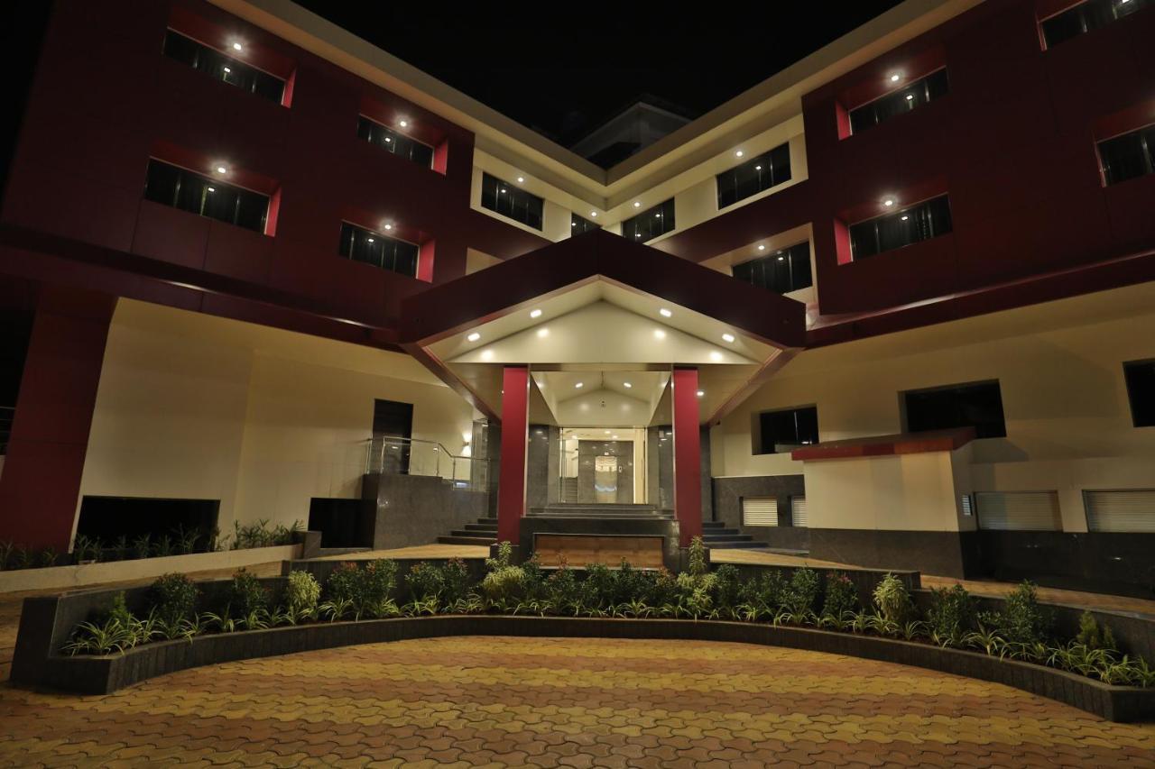 Imperial Grande Resort Lonavala Exterior photo